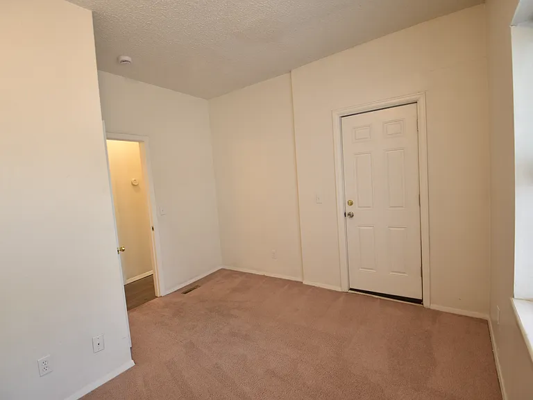 2927 Broadway St #2 — Photo 16