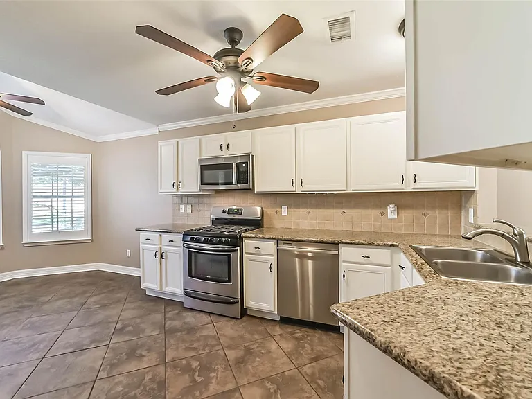 4111 Hermitage Hollow Ln — Photo 13