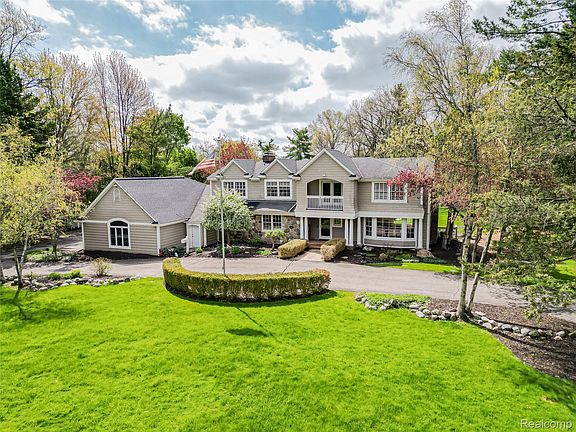 2nd image of 2085 Quarton Rd