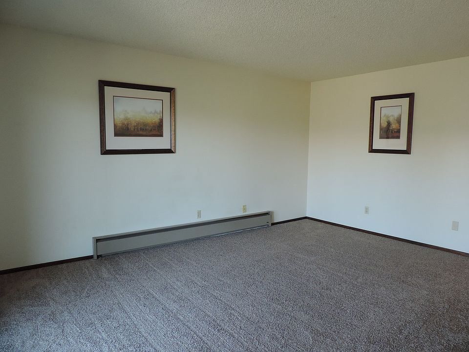 1st image of 1622 E 9th St APT 2