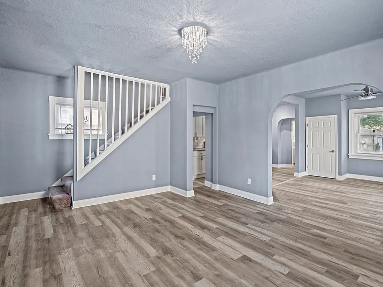 1132 Waite St — Photo 5