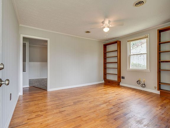 3rd image of 521 Rich Dr