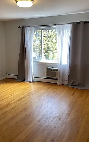 71 Oxford Ave Photo 1