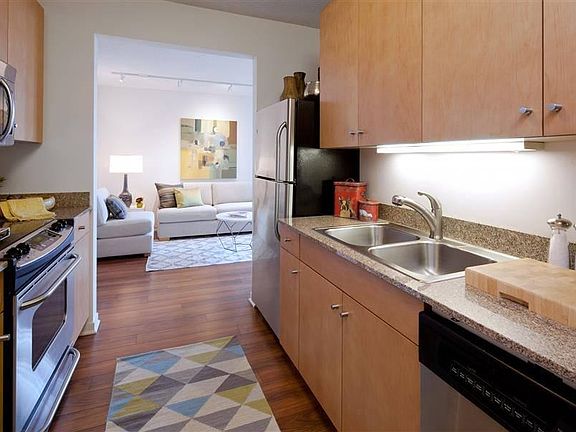 4th image of 600 N Kingsbury St APT 703