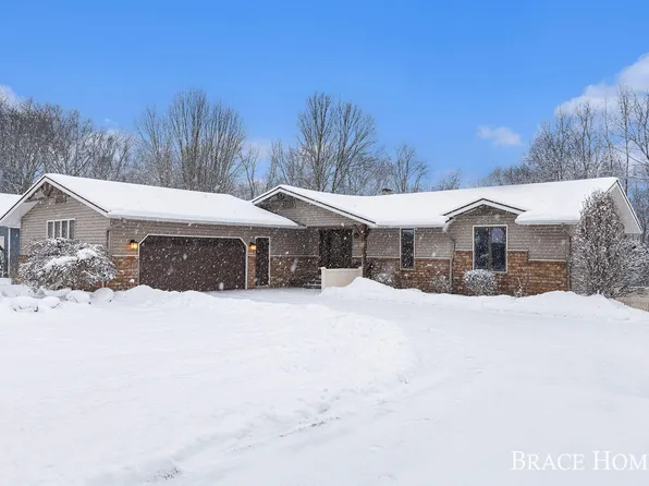 6945 Pine Edge Dr SE, Alto, MI 49302