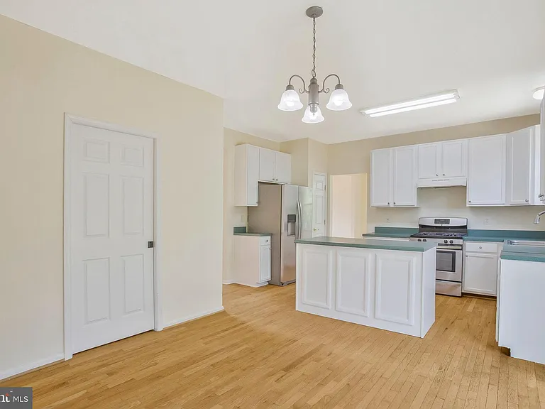 9112 Granite Ct — Photo 29