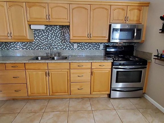 2nd image of 645 Tibbett St
