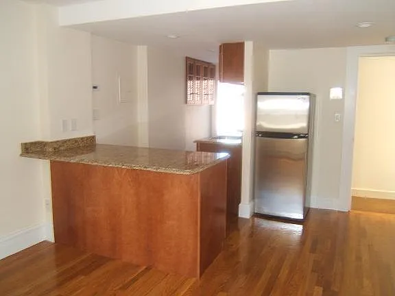 44 Irving St #4 — Photo 10