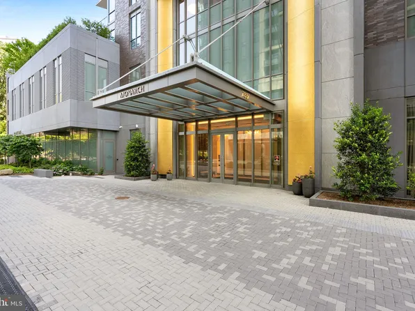 7887 Jones Branch Dr Unit 703, McLean, VA 22102