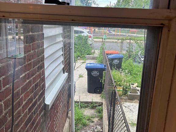 5th image of 1220 W 9th St