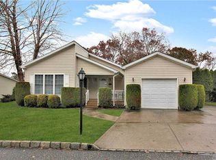 1407 Middle Rd UNIT 248, Calverton, NY 11933