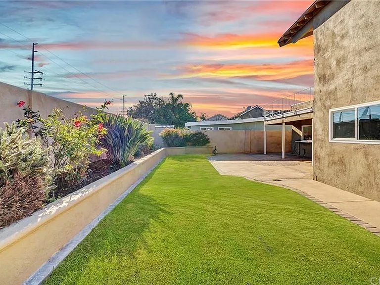 9642 Peppertree Dr — Photo 13