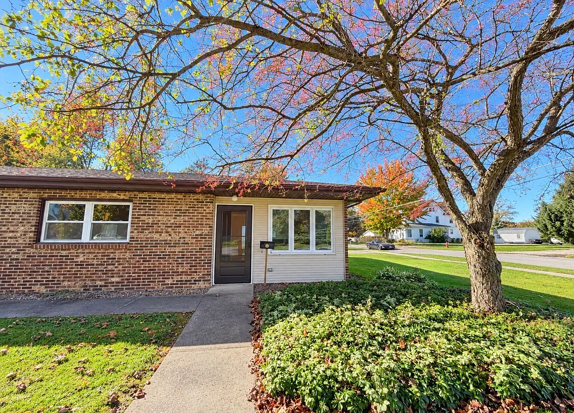 2 bed, $1,250 — Photo 1