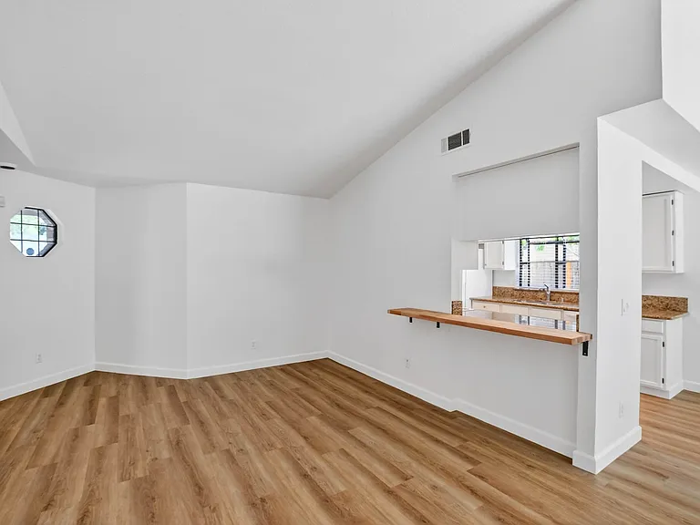 5213 Laguna Park Dr — Photo 12