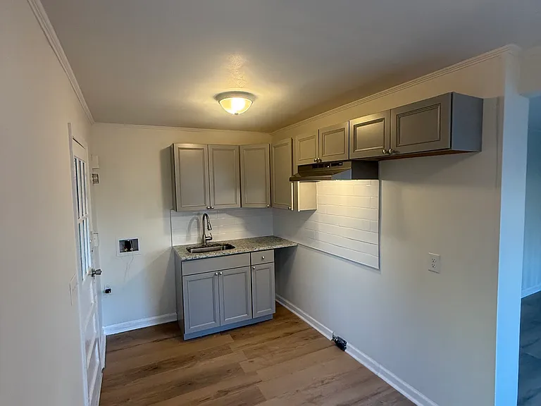 832 E Brookline St — Photo 9