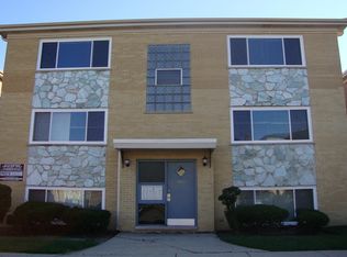 10459 Carol Ct, Des Plaines, IL 60018