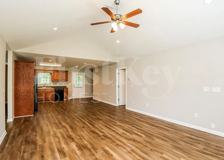 294 Cedar Springs Ln — Photo 3