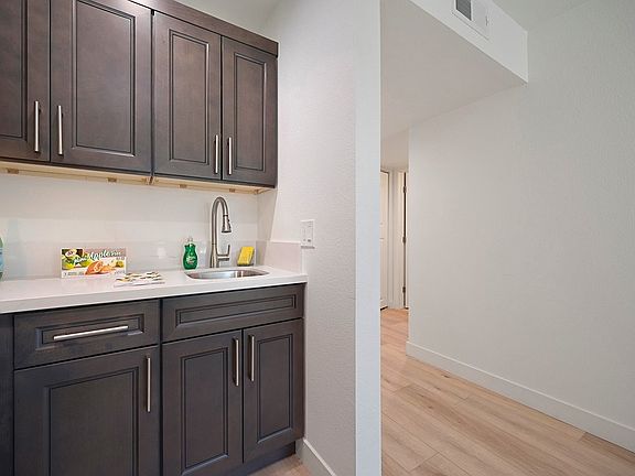 4th image of 6650 Crosswoods Cir APT 1