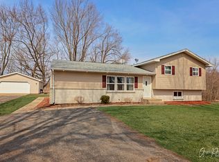 18318 Oak Grove Rd, Harvard, IL 60033