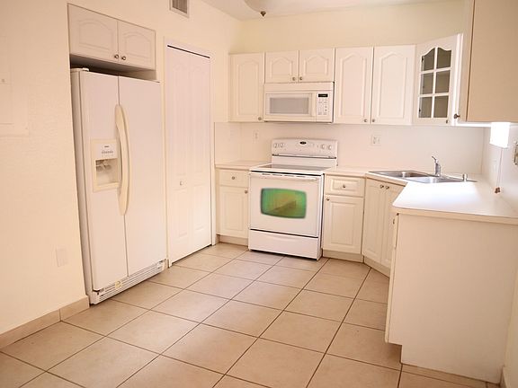 5th image of 8160 W 28th Ct Unit 106