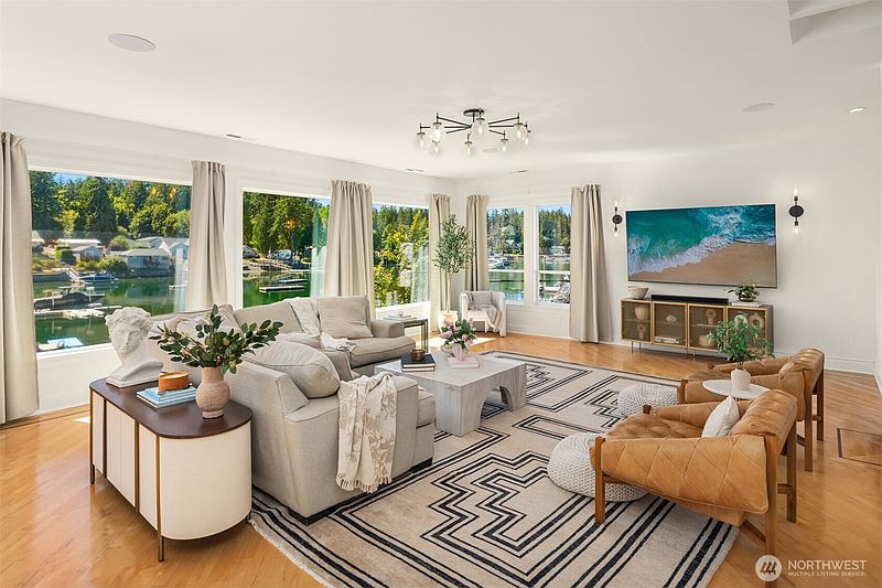 5th image of 2916 Horsehead Bay Drive NW
