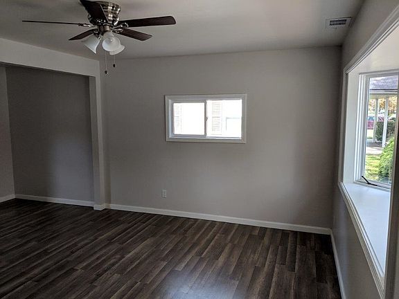 4th image of 2532 Foxhall Dr