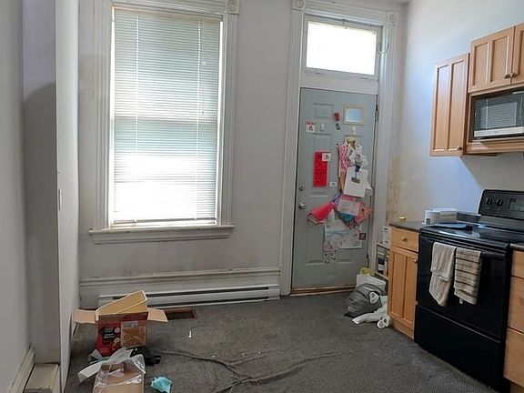 3rd image of 27 McGill St