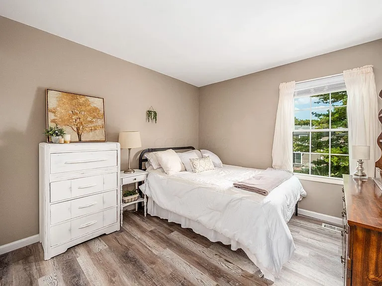 4945 Singleton Dr #13C — Photo 7