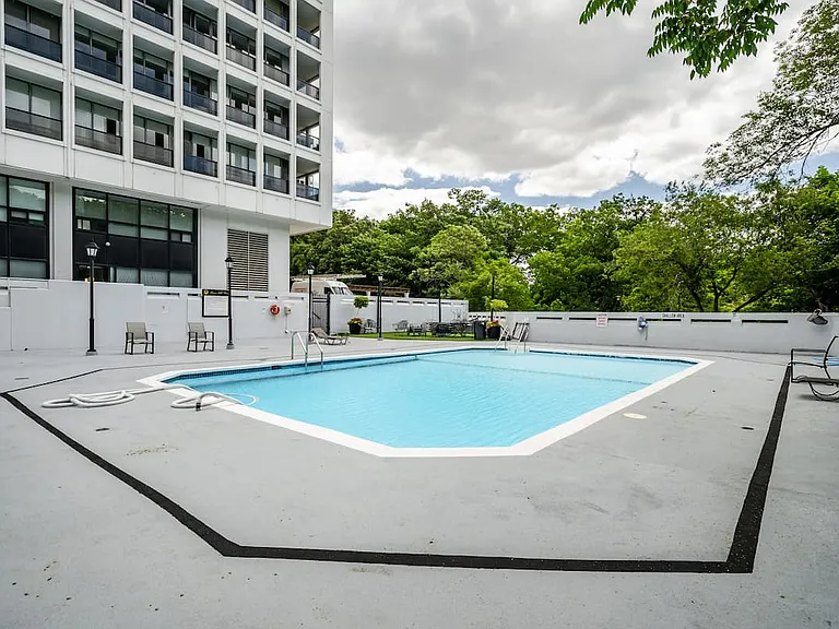 355 R Saint Clair Ave W — Photo 12