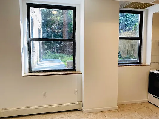 Rented by Bank Neary | media 13