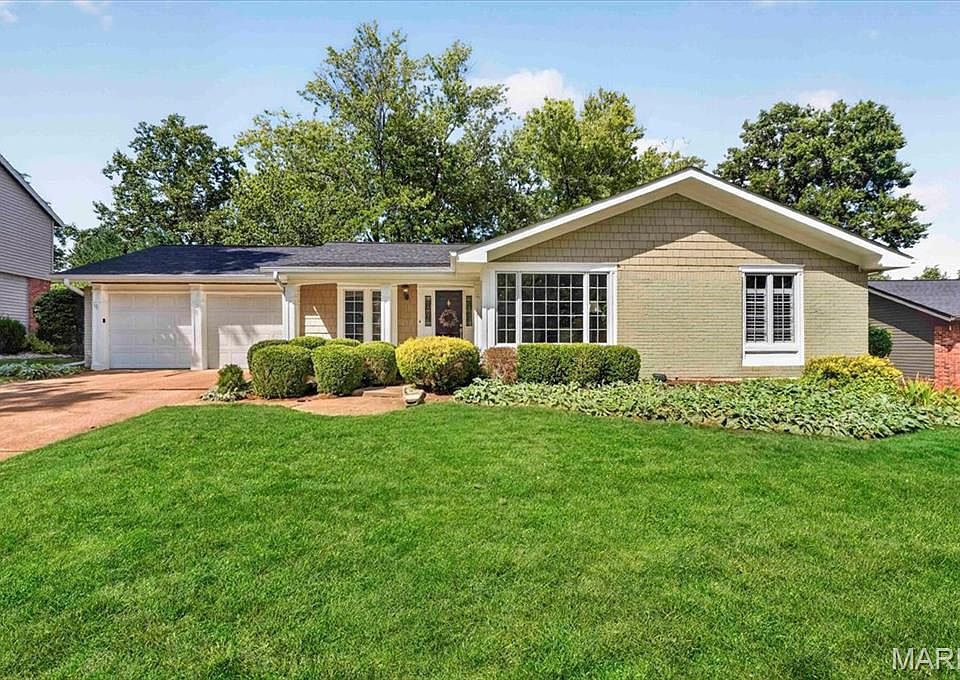1st image of 15345 Country Ridge Dr