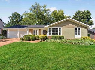 15345 Country Ridge Dr, Chesterfield, MO 63017