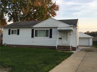 30420 Vineyard Rd, Eastlake, OH 44095