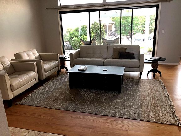 Living room with view of the lagoon