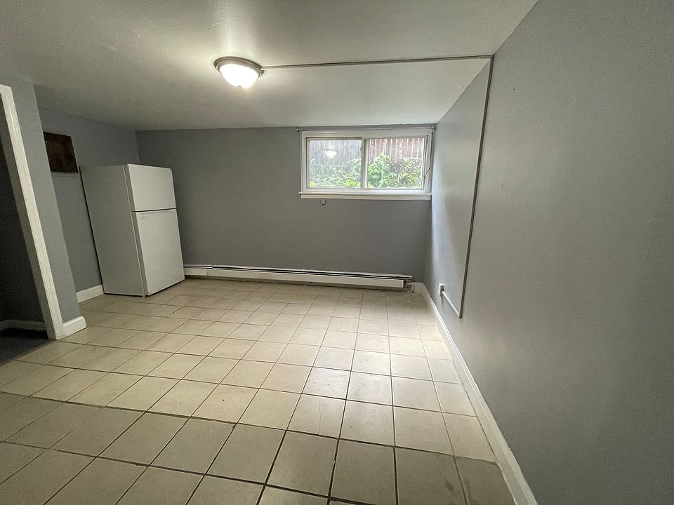 2nd image of 215B 36th St #2E