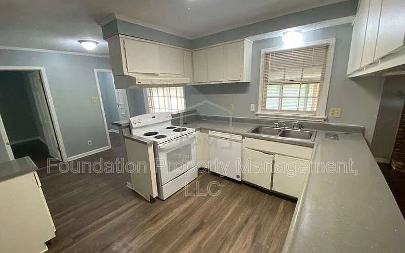 4 bed, 1.5 bath, 1788 sqft, $1,650 — Photo 3