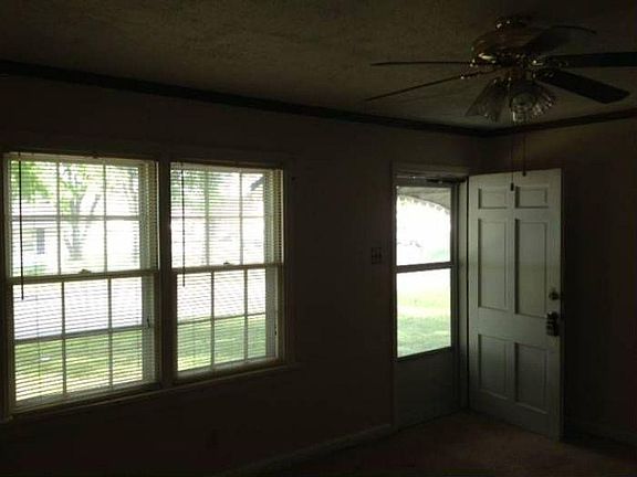 5th image of 7114 Fordshire Ln