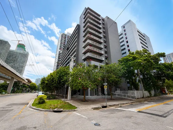 104 SW 9th St APT 1403, Miami, FL 33130