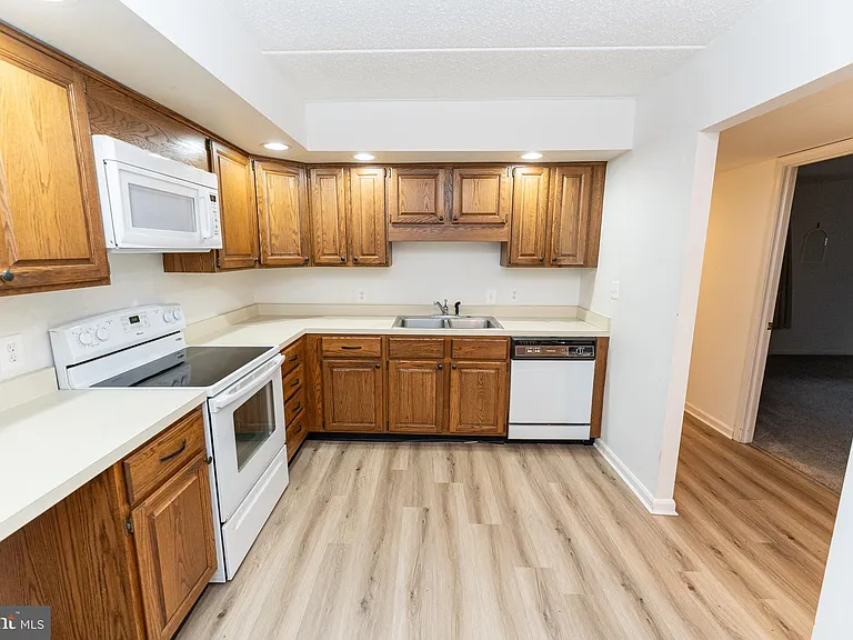 227 Canal Park Dr #206 — Photo 24