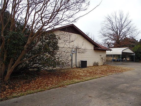 5th image of 132 Kings Creek Dr