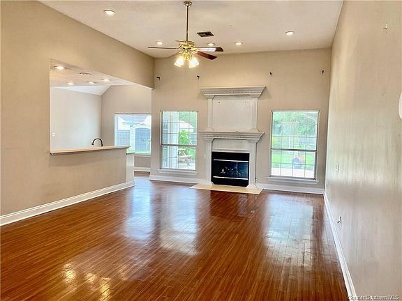 3rd image of 4621 Maplewood Dr