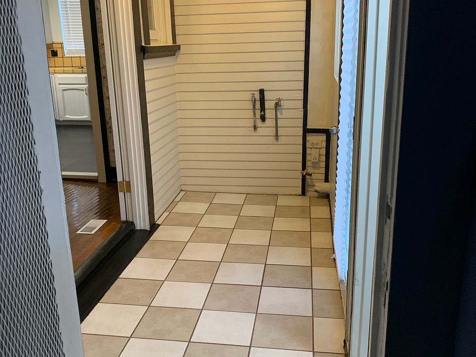 1st image of 47 W Elm St #47