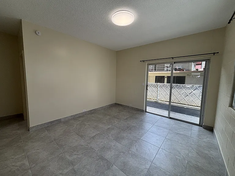 1323 Matlock Ave #1 — Photo 3