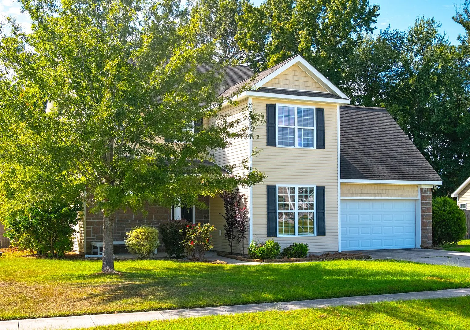 Freshly Painted - Move-In Ready (Home Is For Sale Or Rent) — Photo 1