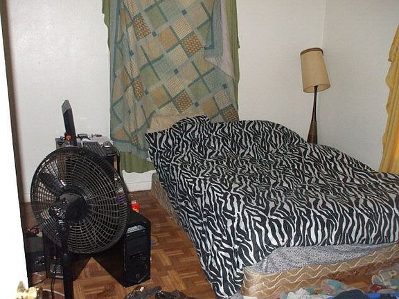 4th image of 5350 E Parkway Dr