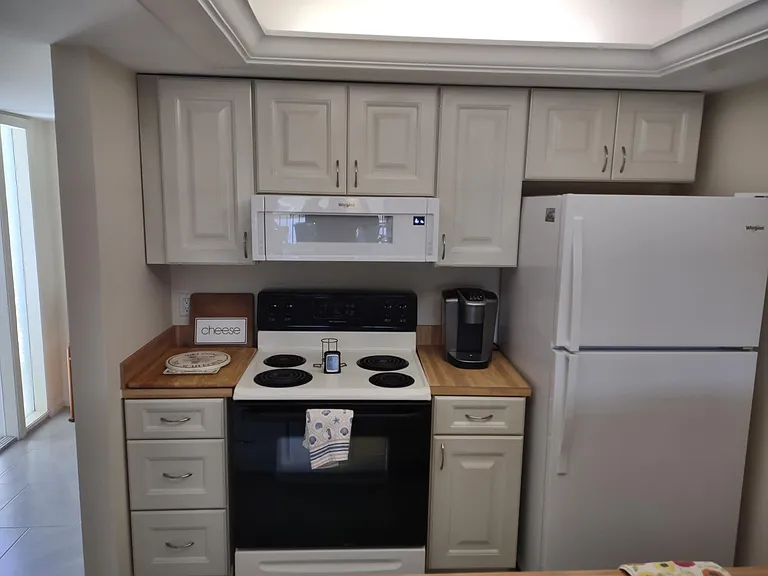 5527 NE Gulfstream Way — Photo 7