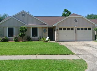 10909 Mesquite Dr, La Porte, TX 77571