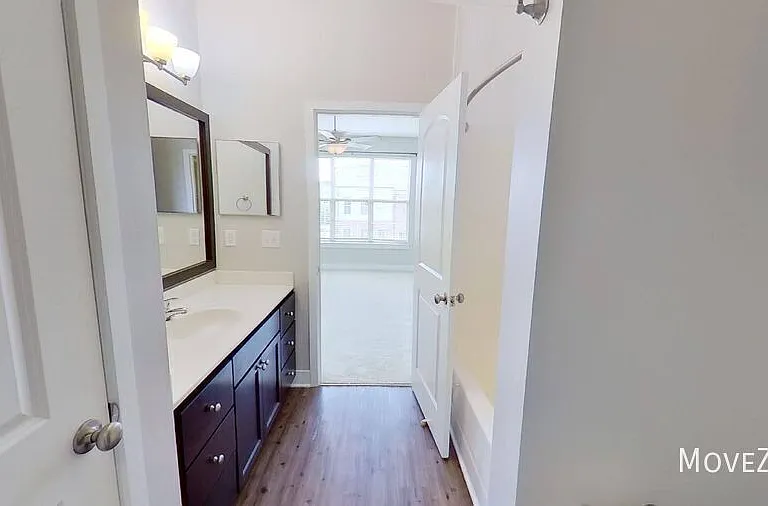 827 Seigle Point Dr — Photo 40