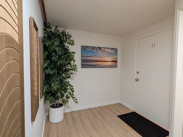 1023 & 1025 E Coeur D Alene Ave — Photo 21