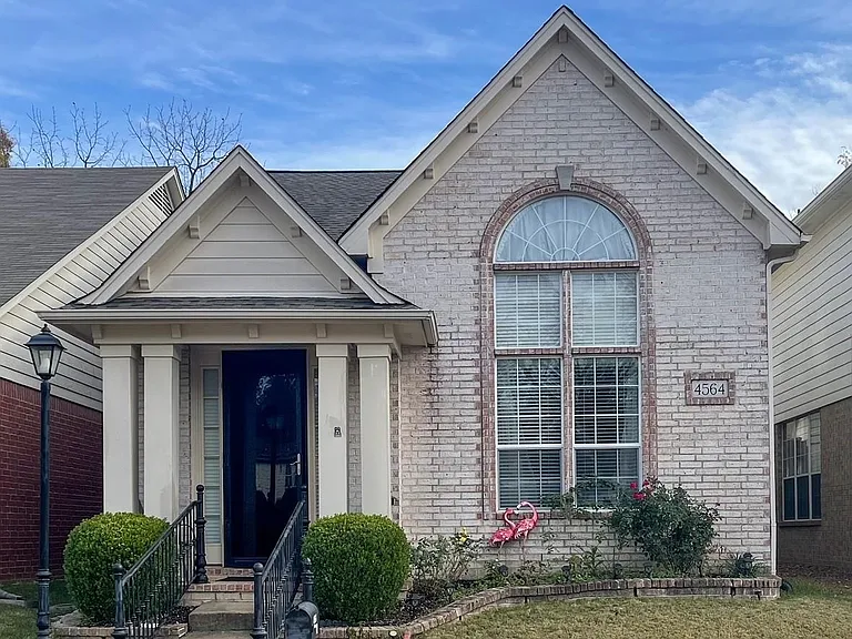 4564 Park Ridge Pkwy — Photo 1